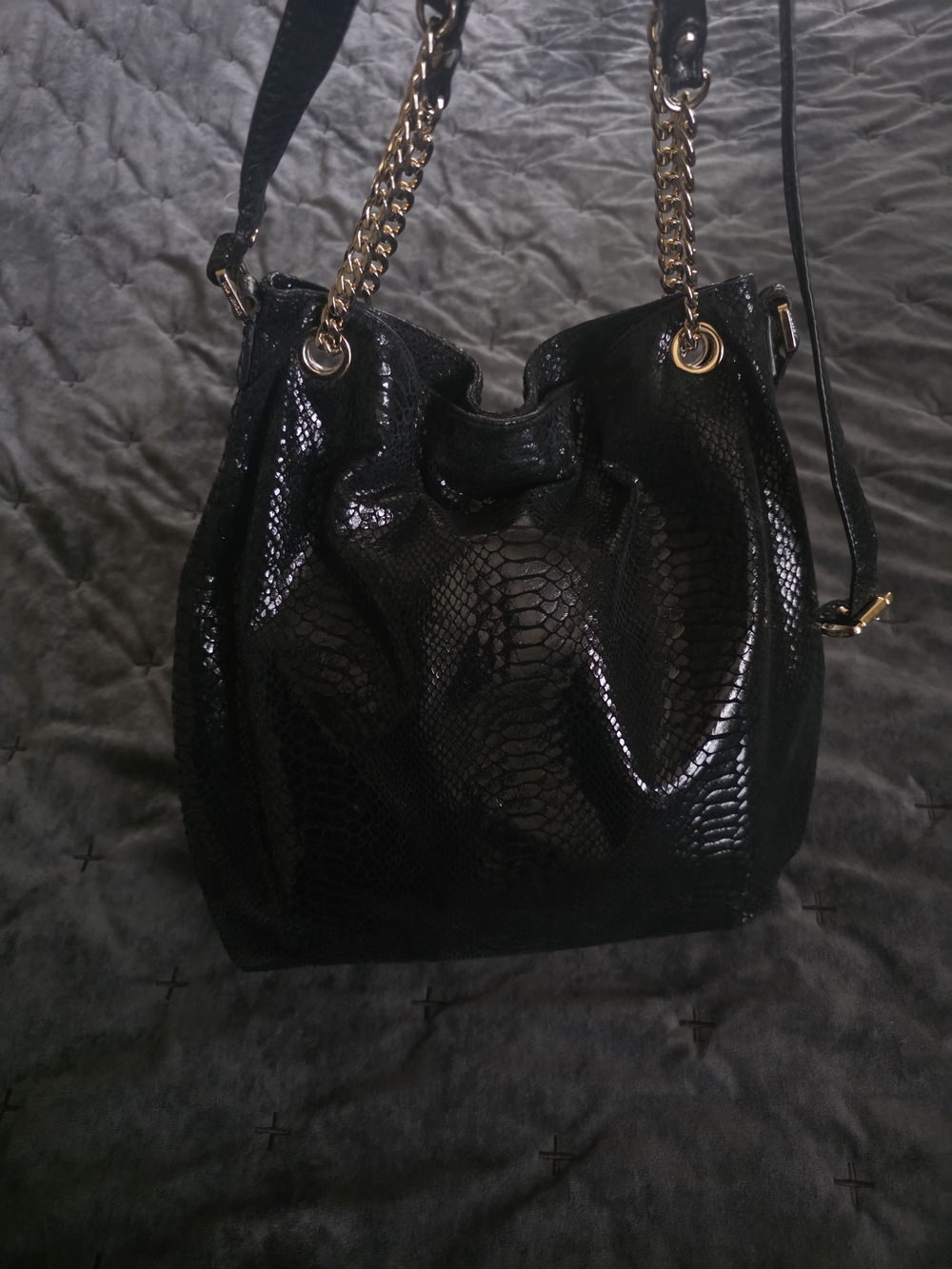 Michael Kors Black Faux-Snake Chain-Handle Women's Shoulder Bag - Picture 2 of 15